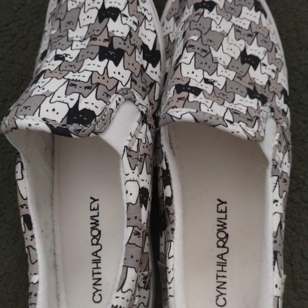 Cynthia Rowley Cats Meow Canvas Loafers 8M